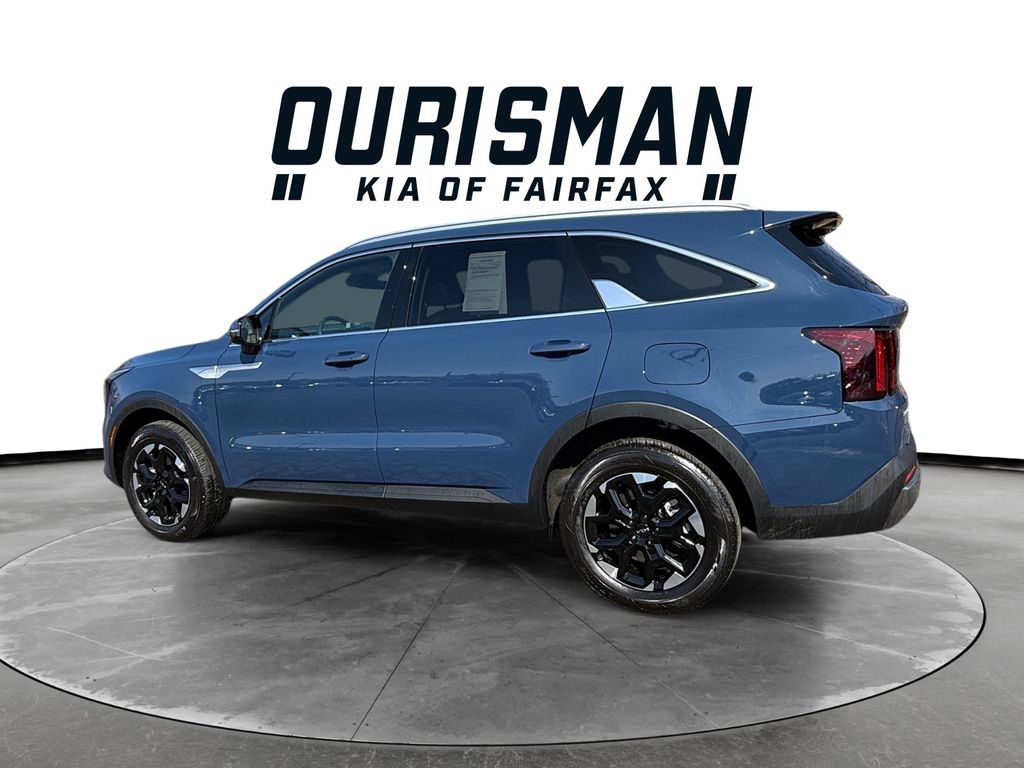 Certified 2025 Kia Sorento S image 4