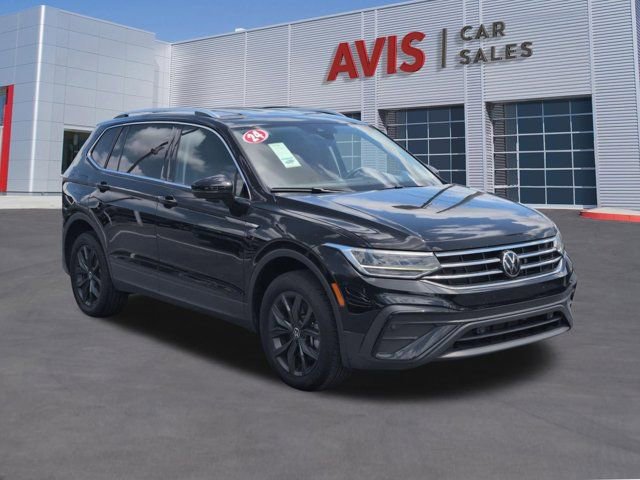 Used 2024 Volkswagen Tiguan SE image 3