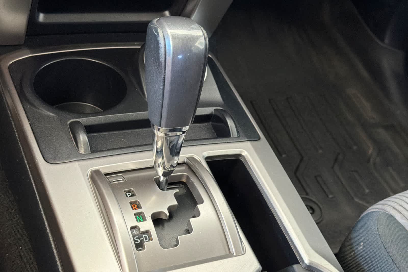Used 2019 Toyota 4Runner SR5 AWD/4WD image 22