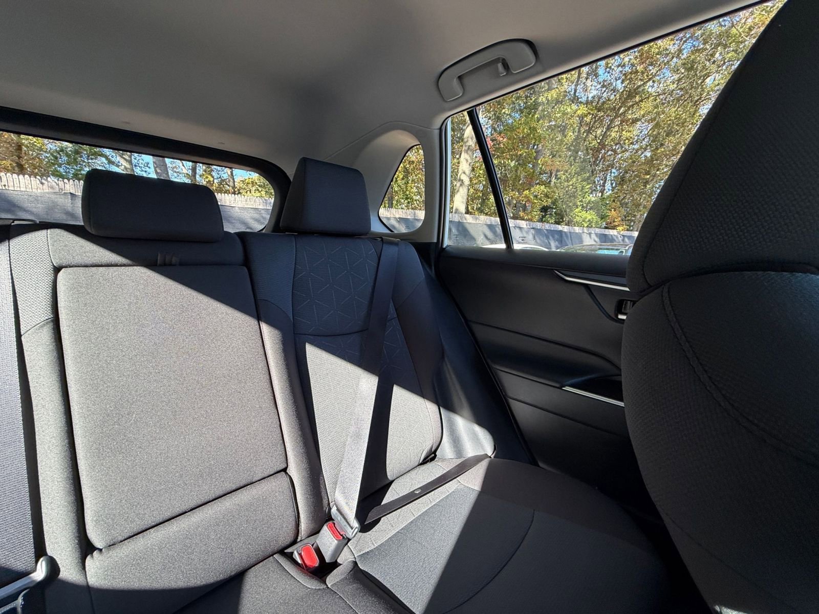 Used 2025 Toyota RAV4 XLE image 37