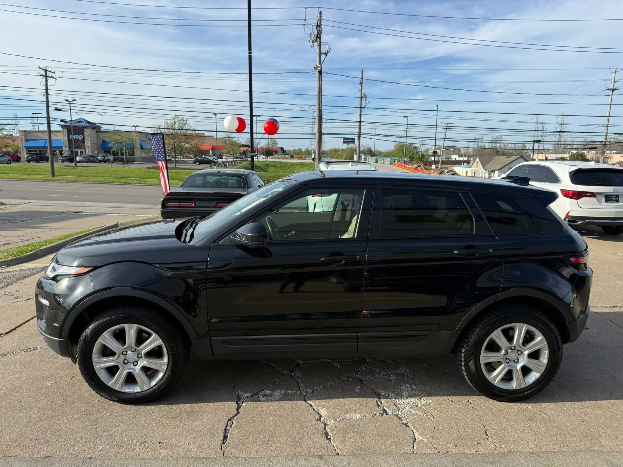 Used 2017 Land Rover Range Rover Evoque SE AWD/4WD image 7