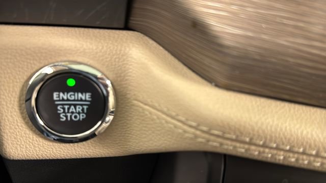 Used 2024 Ford Expedition Limited image 24