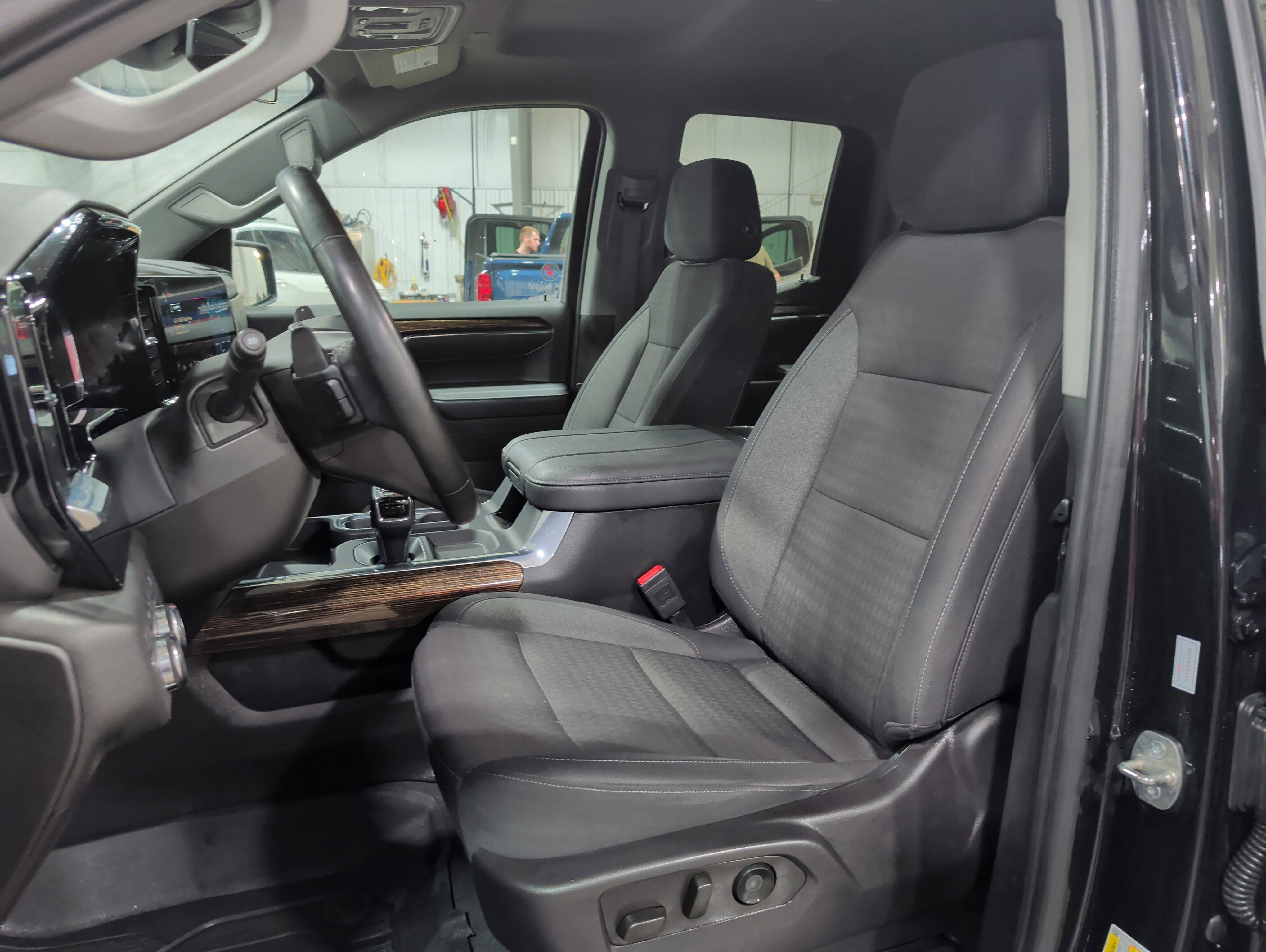 Used 2024 GMC Sierra 1500 Elevation w/ Preferred Package image 7