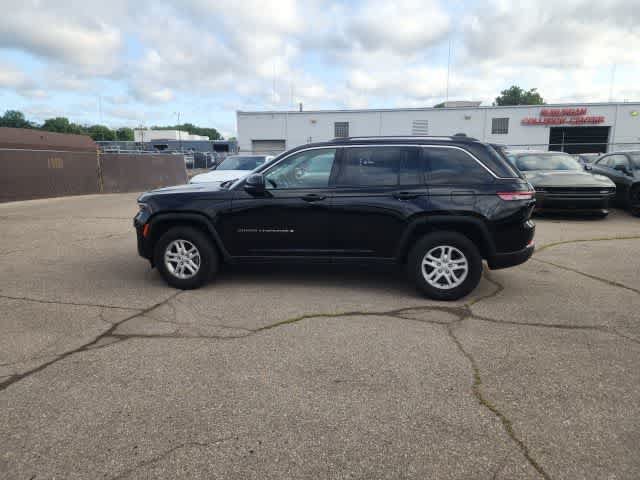 Certified 2023 Jeep Grand Cherokee Laredo w/ Trailer Tow Prep Group (B) AWD/4WD image 27