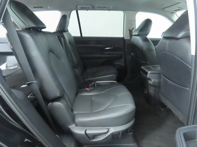Used 2025 Toyota Grand Highlander FWD image 22