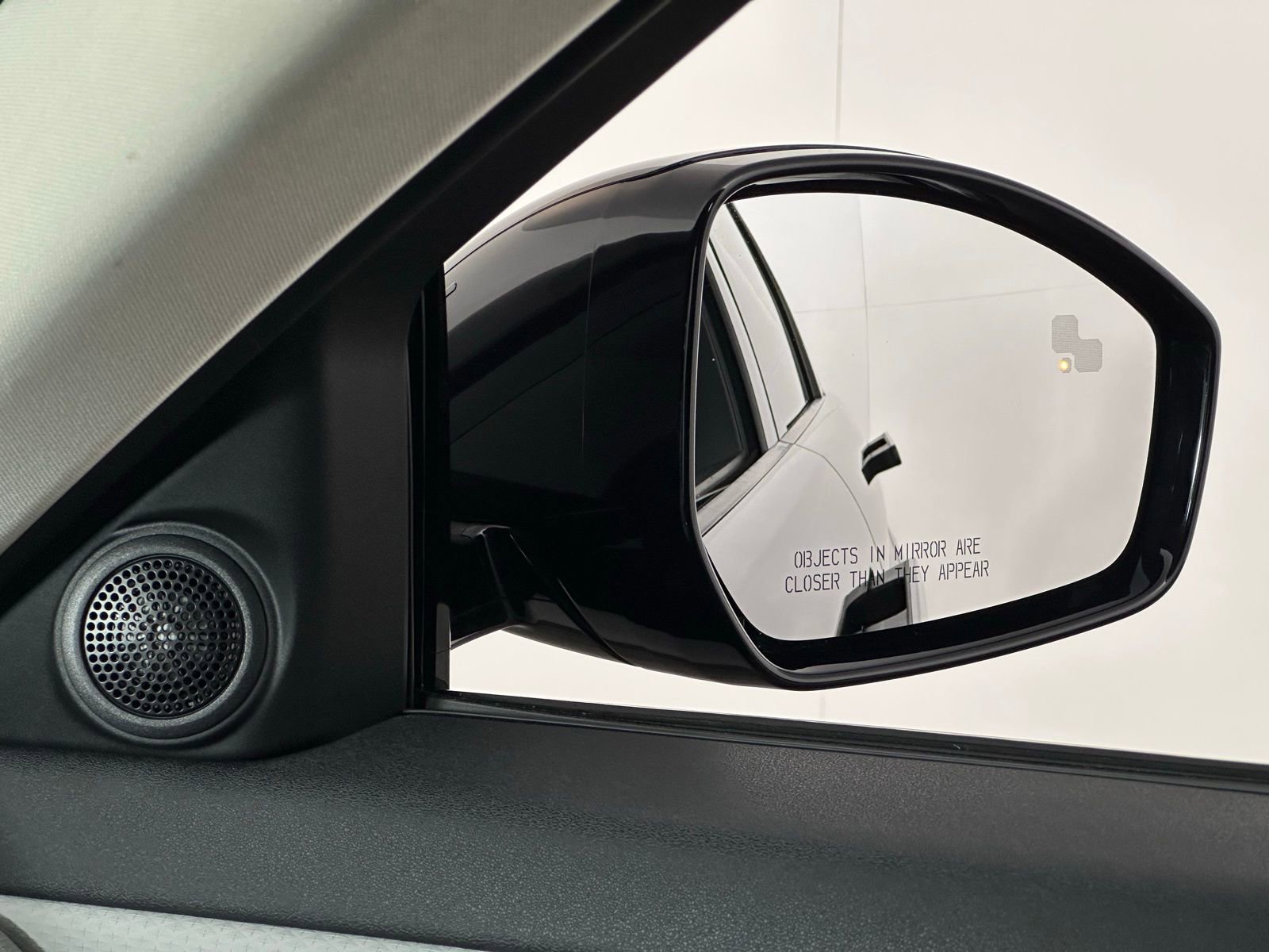 Used 2023 Land Rover Range Rover Evoque R-Dynamic S image 25