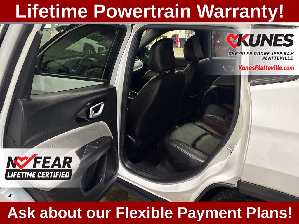 Used 2025 Jeep Compass Limited image 15