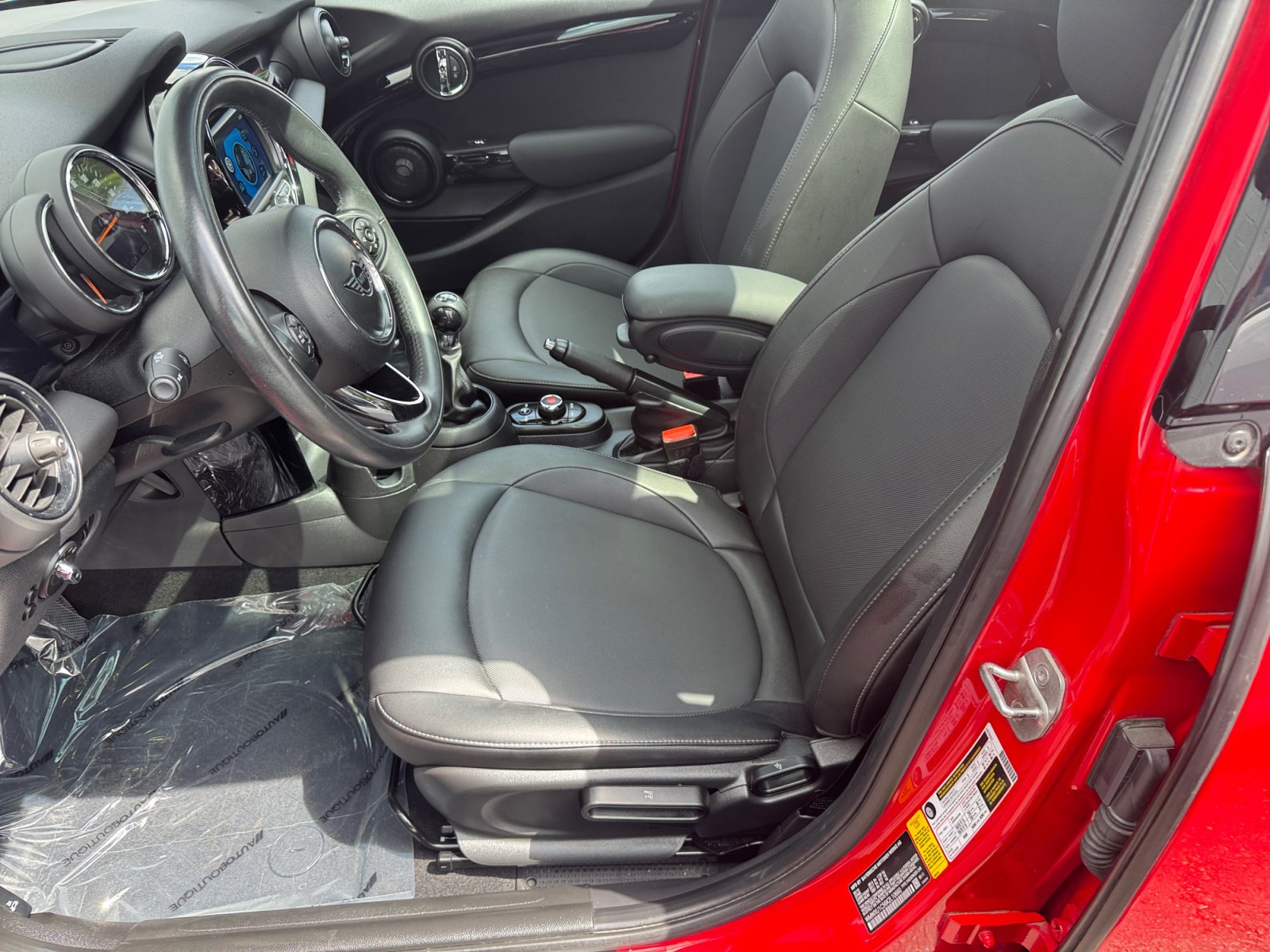 Used 2019 MINI Cooper 4-Door Hardtop FWD image 9