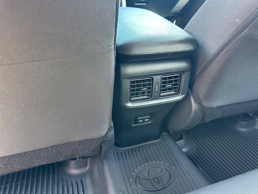 Used 2024 Toyota RAV4 XLE FWD image 20