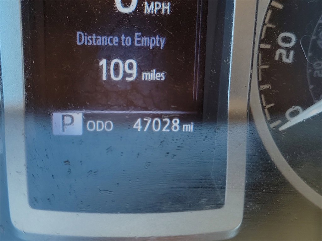 Used 2022 Toyota Tacoma SR5 w/ Technology Package image 24