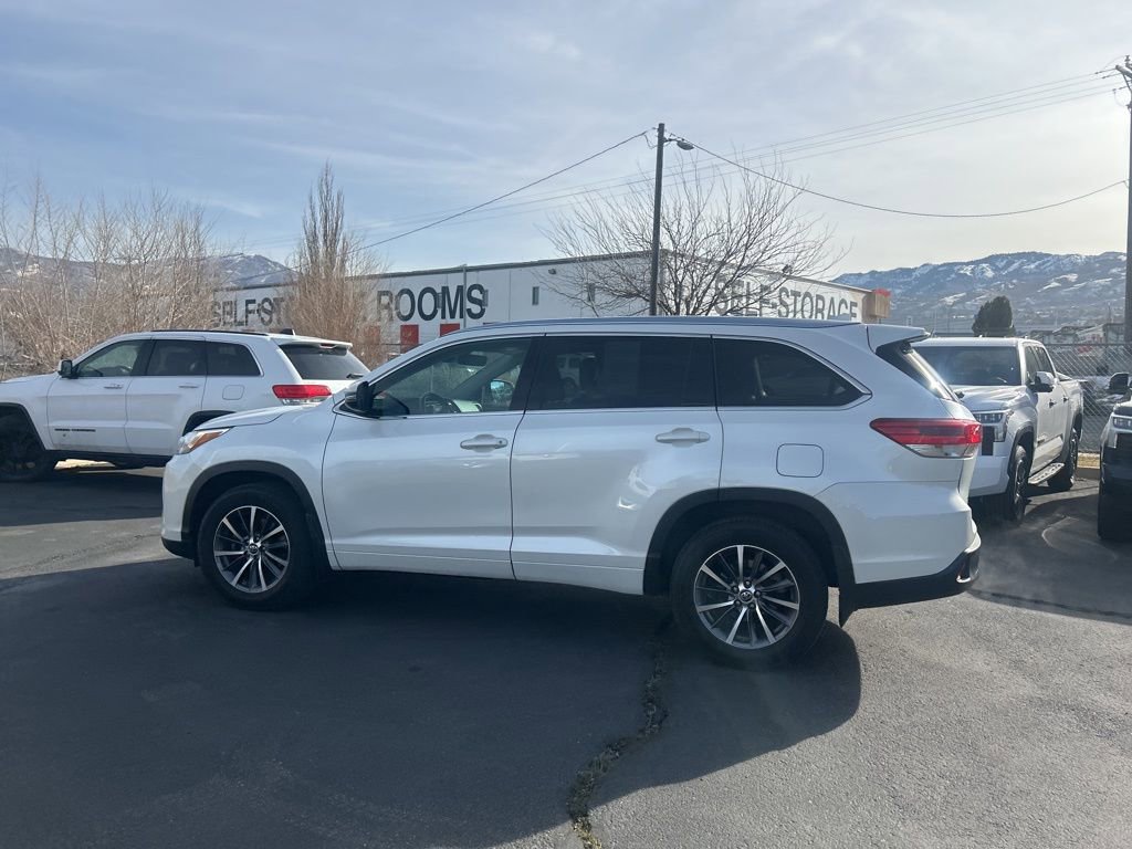 Used 2017 Toyota Highlander XLE image 8