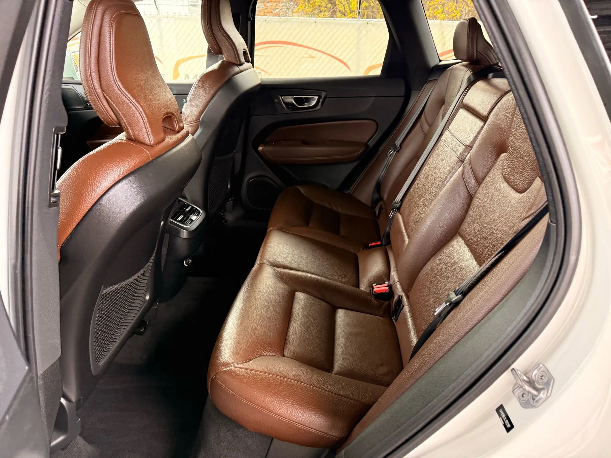 Used 2020 Volvo XC60 T5 Inscription image 18