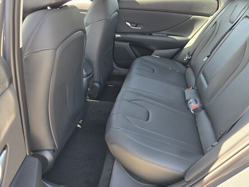 New 2026 Hyundai Elantra Limited FWD image 6