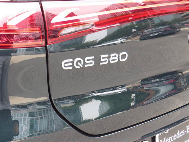 Certified 2023 Mercedes-Benz EQS 580 4MATIC SUV w/ Exclusive Trim Package image 33