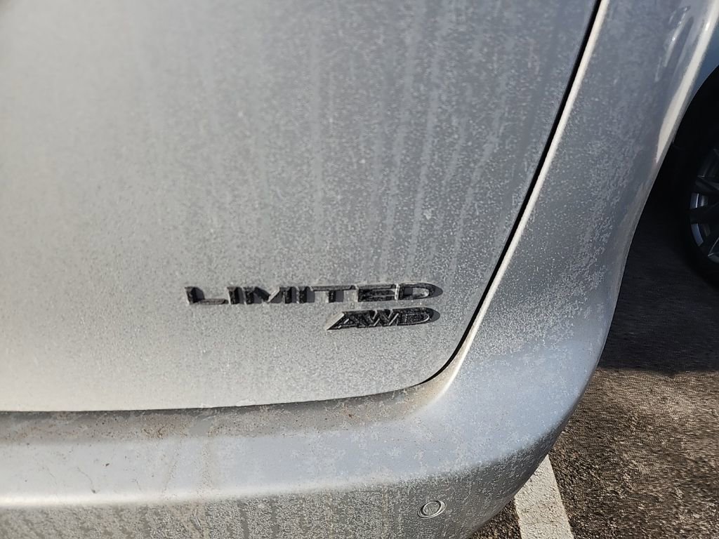 Used 2023 Chrysler Pacifica Limited w/ S Appearance Package image 6