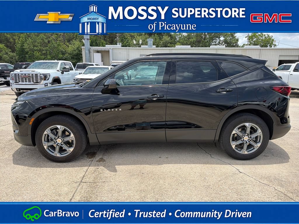 Certified 2024 Chevrolet Blazer LT w/ Convenience Package FWD image 3