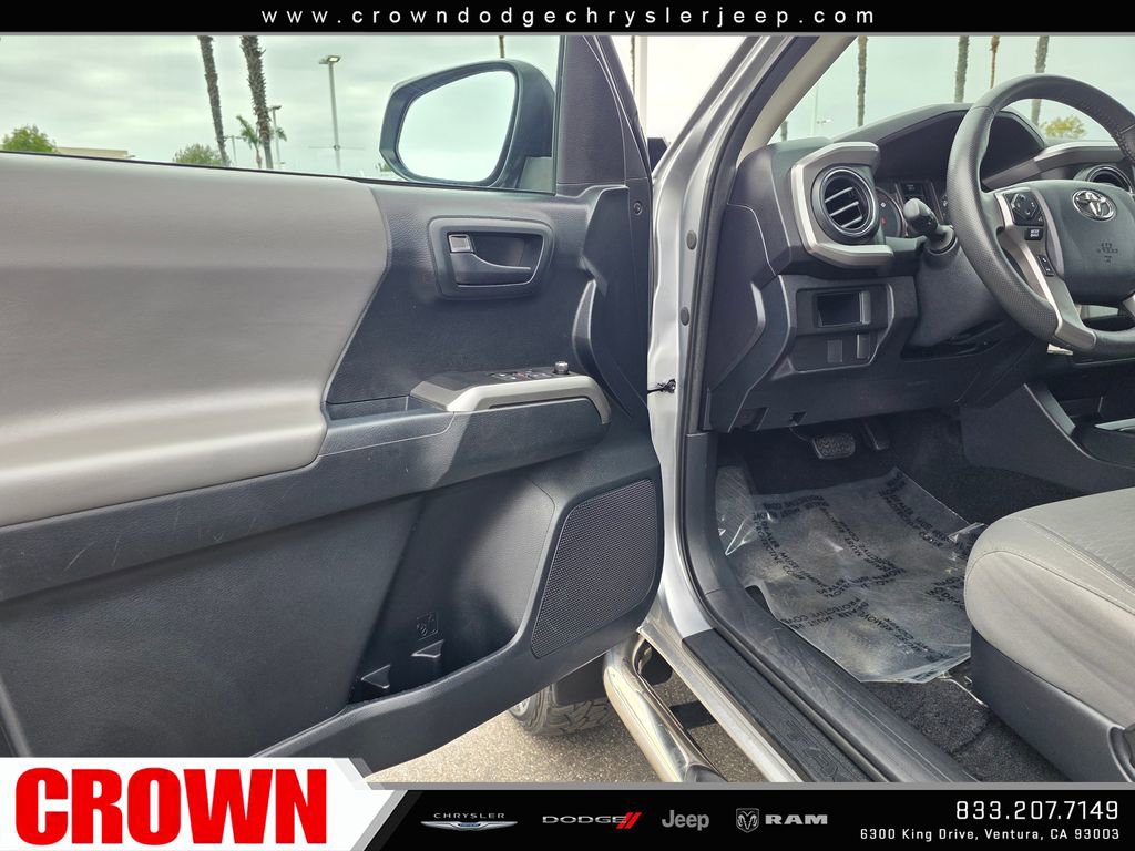 Used 2017 Toyota Tacoma SR5 RWD image 17