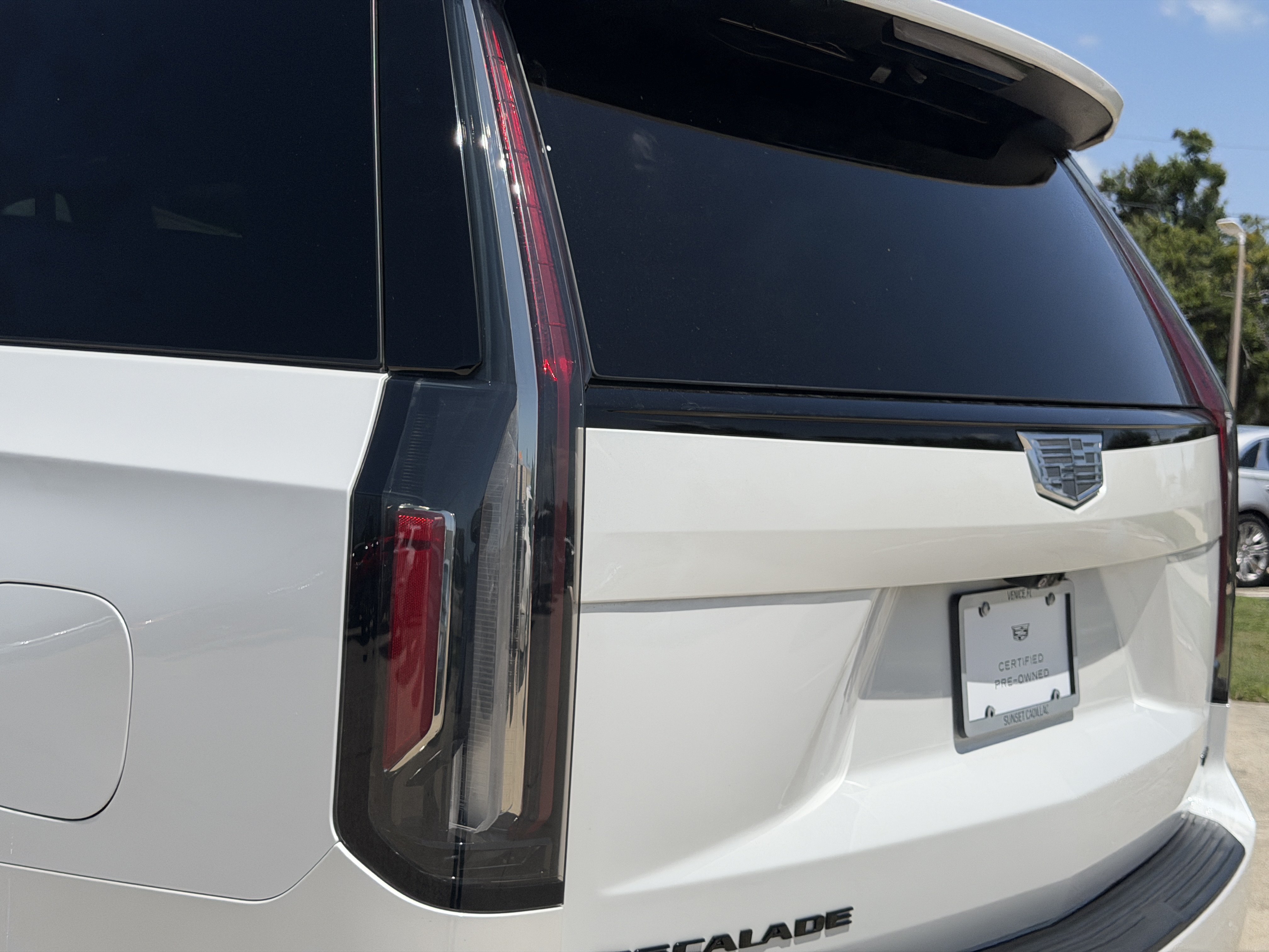 Certified 2024 Cadillac Escalade ESV Sport Platinum w/ LPO, ONYX Package AWD/4WD image 9