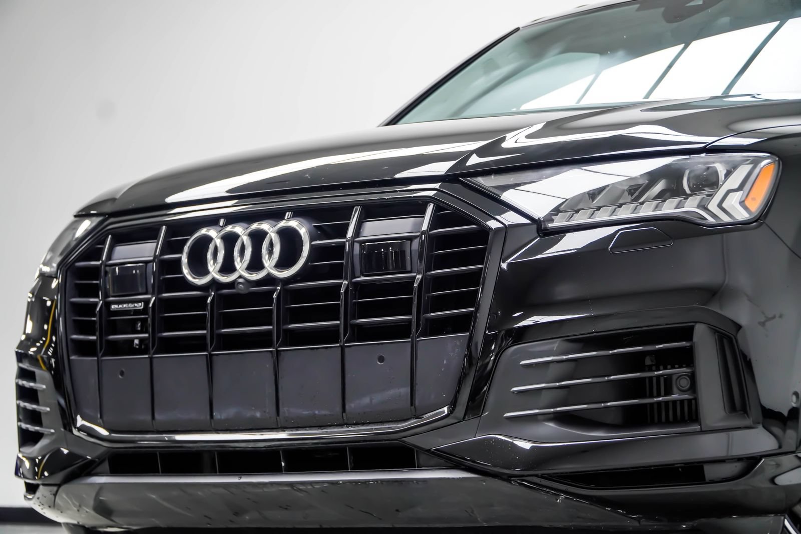 Used 2024 Audi Q7 3.0T Prestige AWD/4WD image 2