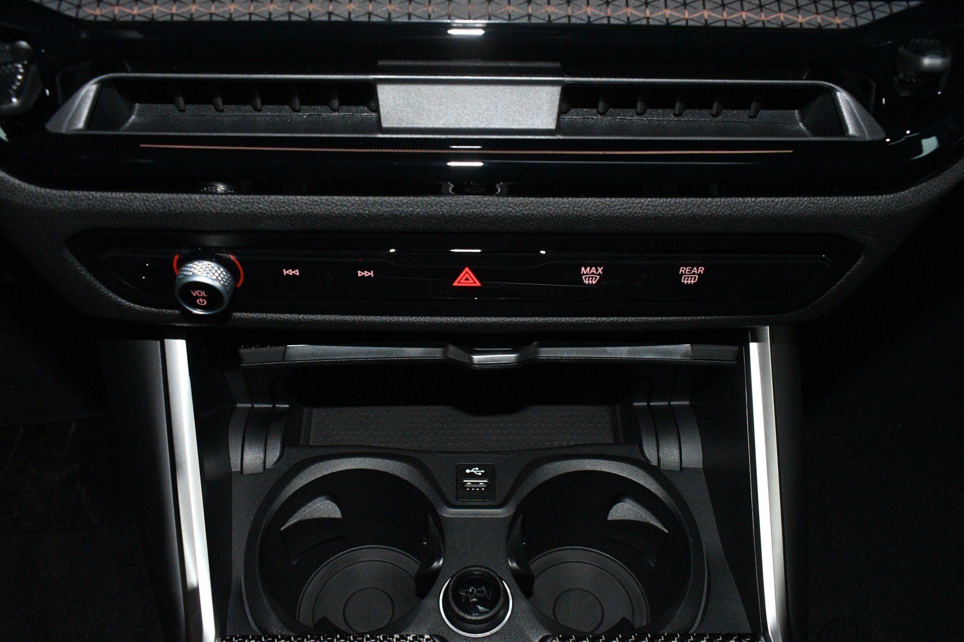 Used 2025 BMW M2 w/ Lighting Package RWD image 36