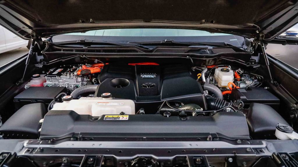 Used 2023 Toyota Tundra Capstone AWD/4WD image 32