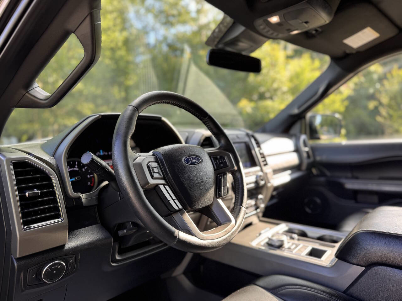 Used 2020 Ford Expedition Max XLT image 9