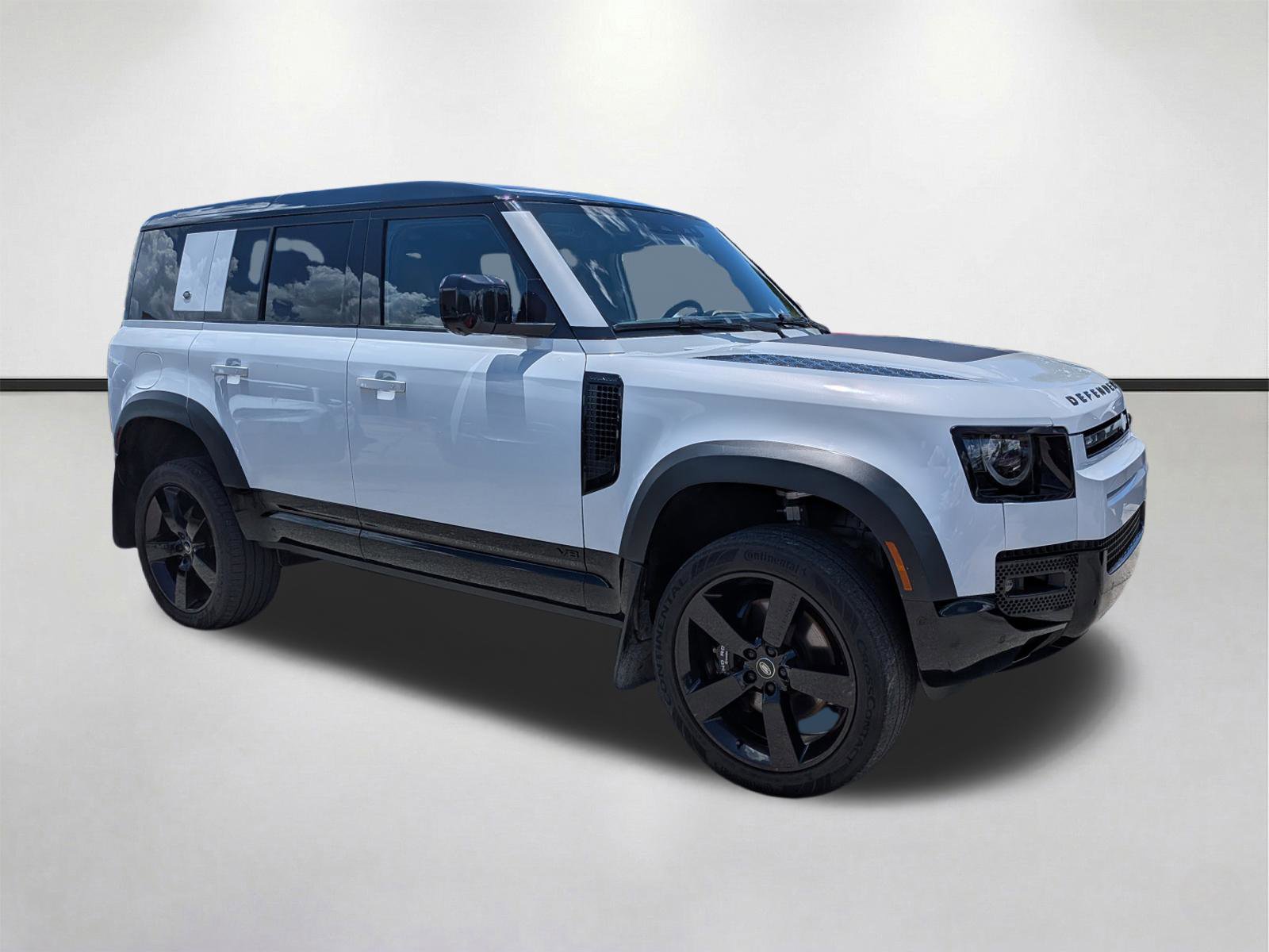 Used 2023 Land Rover Defender 110 V8 AWD/4WD video 1