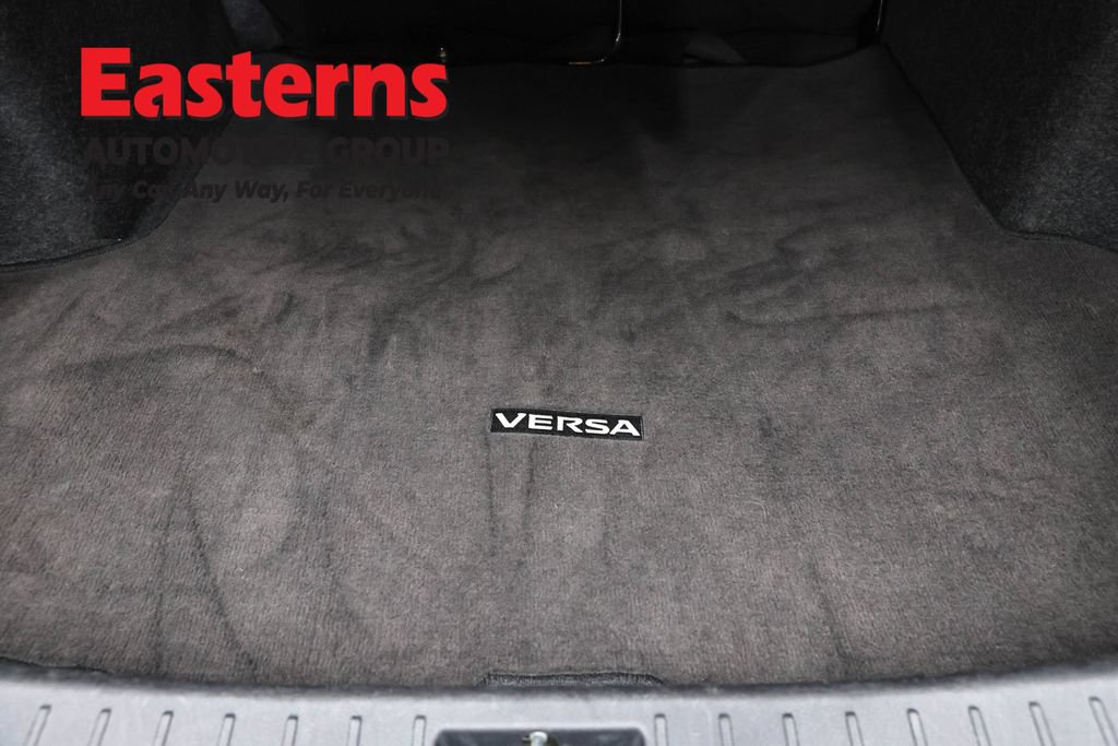 Used 2023 Nissan Versa SV FWD image 9