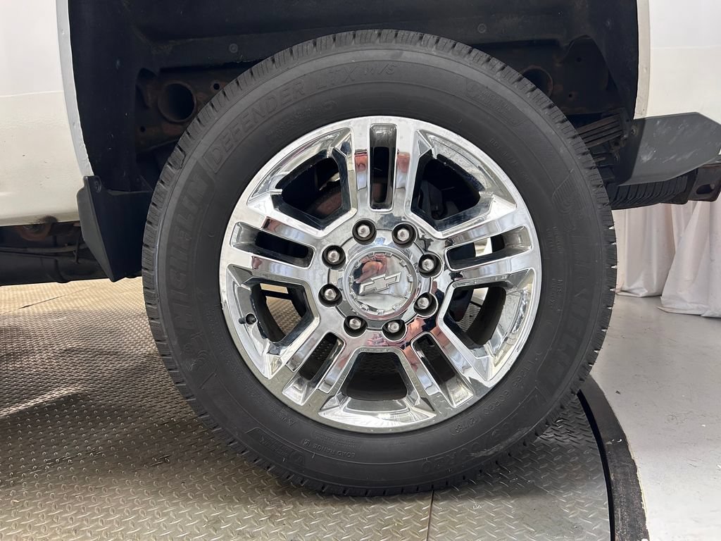 Used 2016 Chevrolet Silverado 2500 High Country w/ High Country Premium Package AWD/4WD image 33