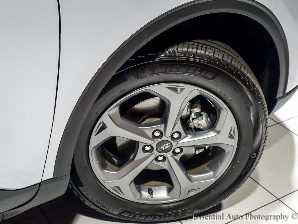 Used 2025 Ford Escape ST-Line Select image 12