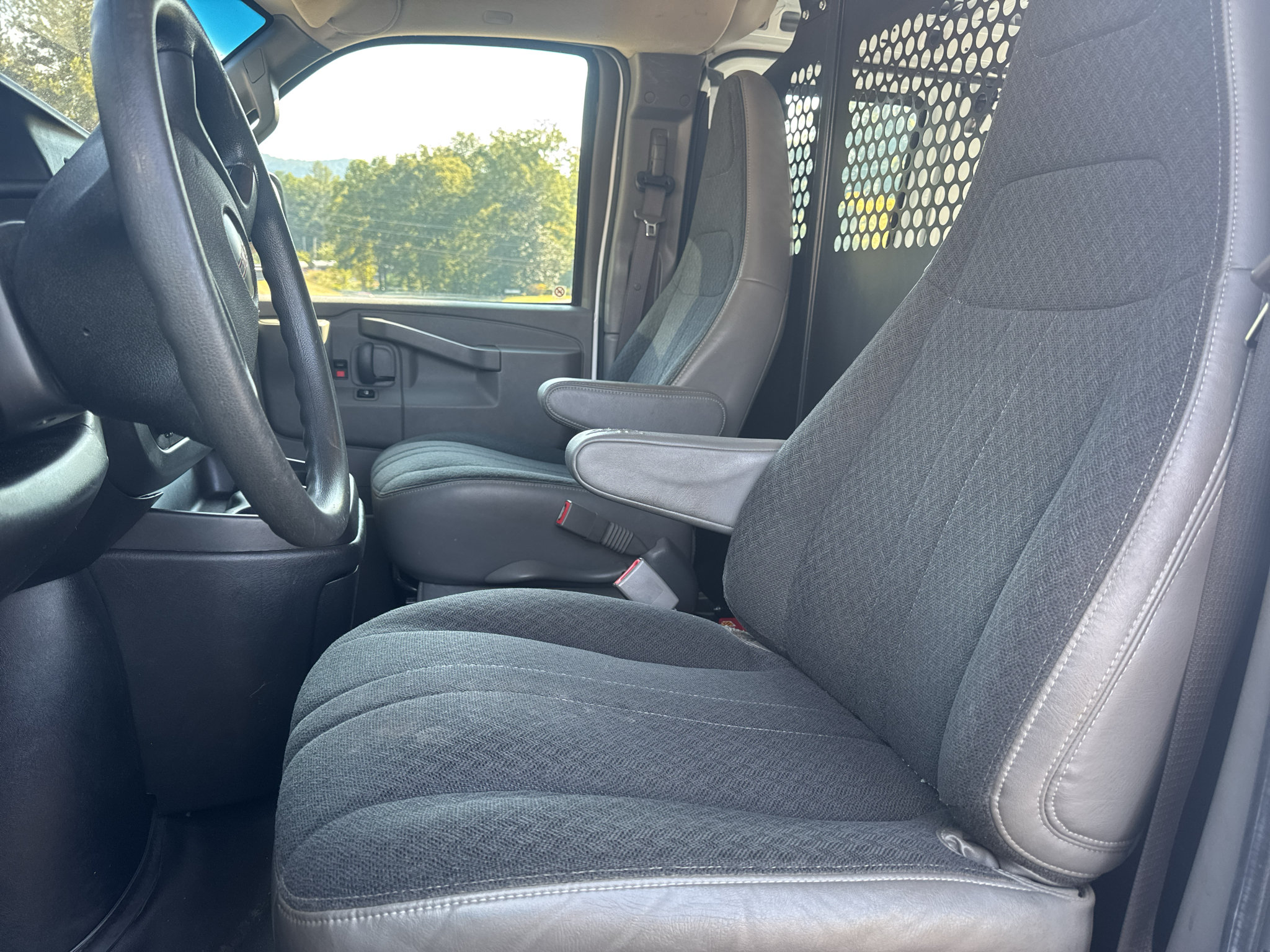 Used 2021 GMC Savana 2500 w/ Driver Convenience Package RWD image 9