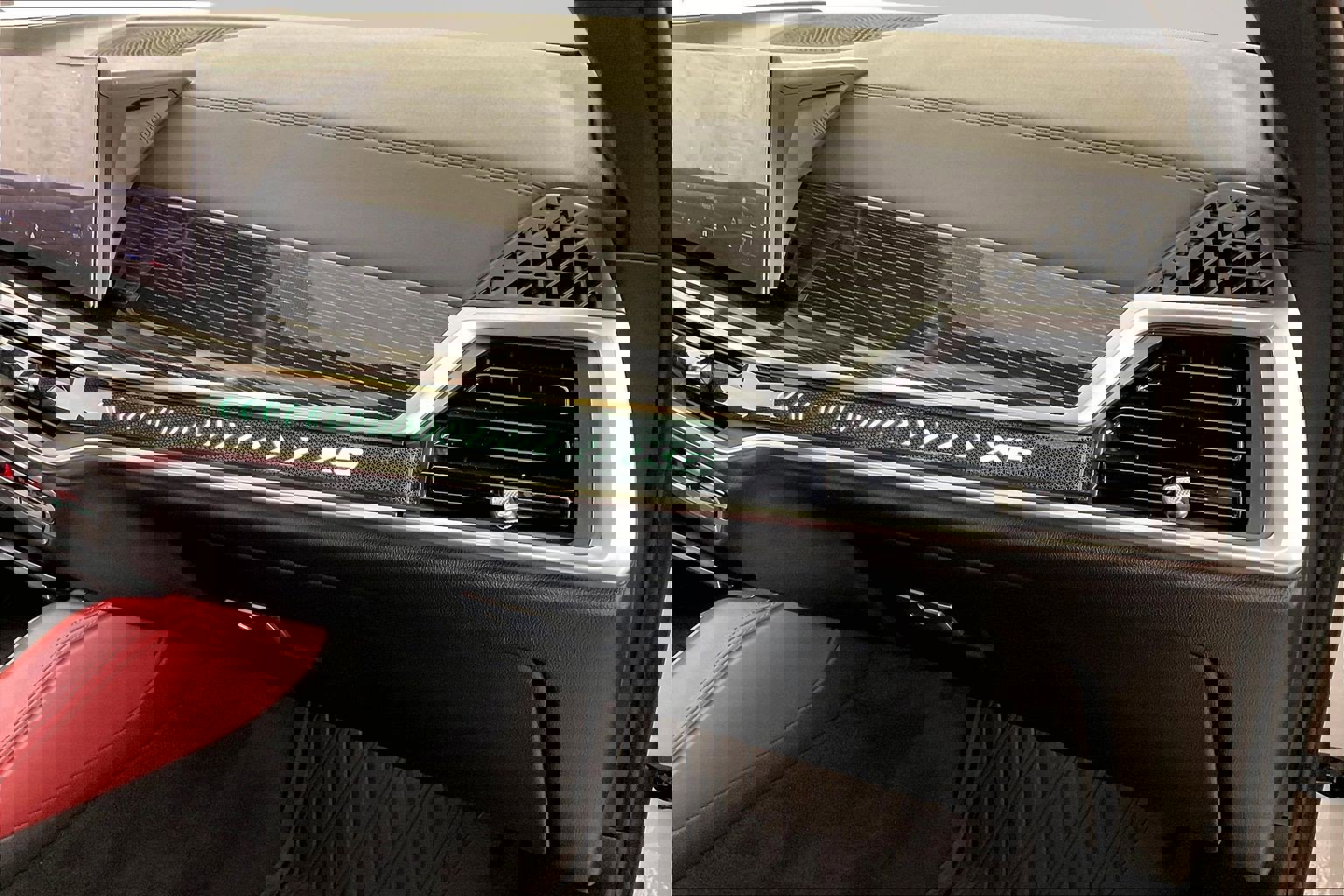 Certified 2024 BMW X6 xDrive40i w/ Executive Package image 17