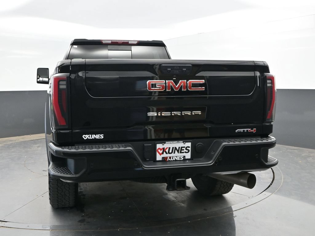Used 2025 GMC Sierra 2500 AT4 AWD/4WD image 8