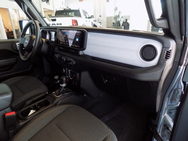 Certified 2024 Jeep Gladiator Sport AWD/4WD image 26