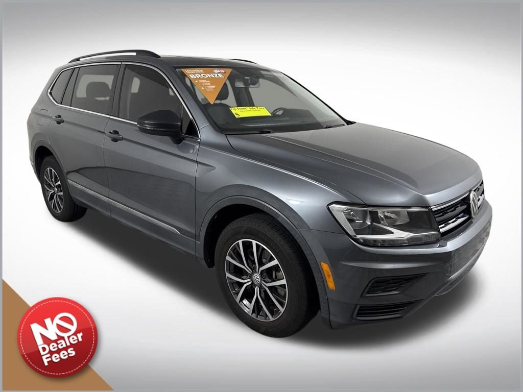 Used 2018 Volkswagen Tiguan SE w/ Panoramic Sunroof Package