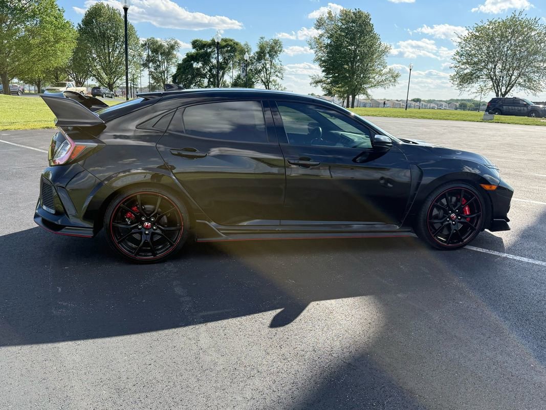 Used 2018 Honda Civic Type R image 4