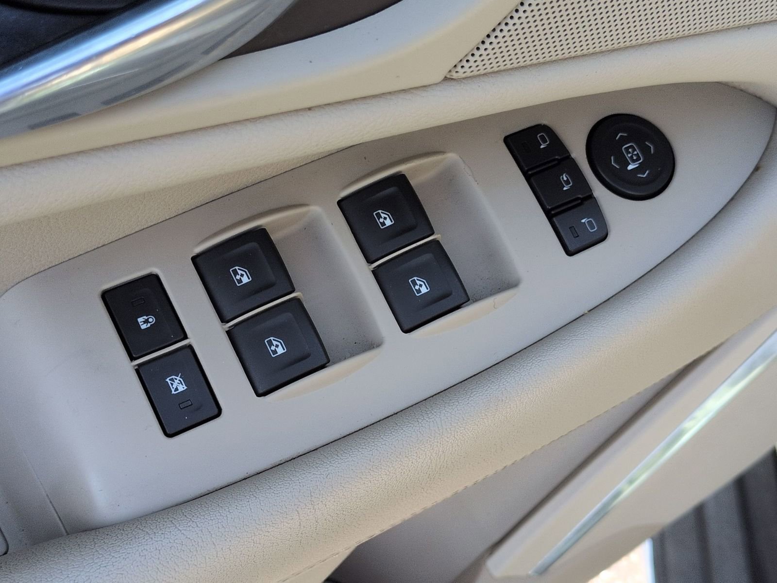 Used 2015 Cadillac Escalade Luxury image 13