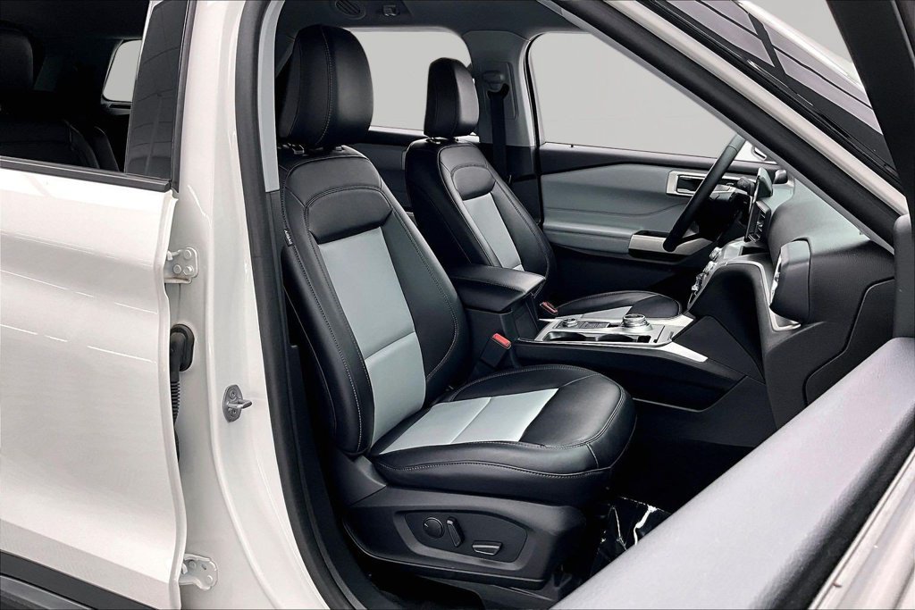 Certified 2024 Ford Explorer XLT AWD/4WD image 7