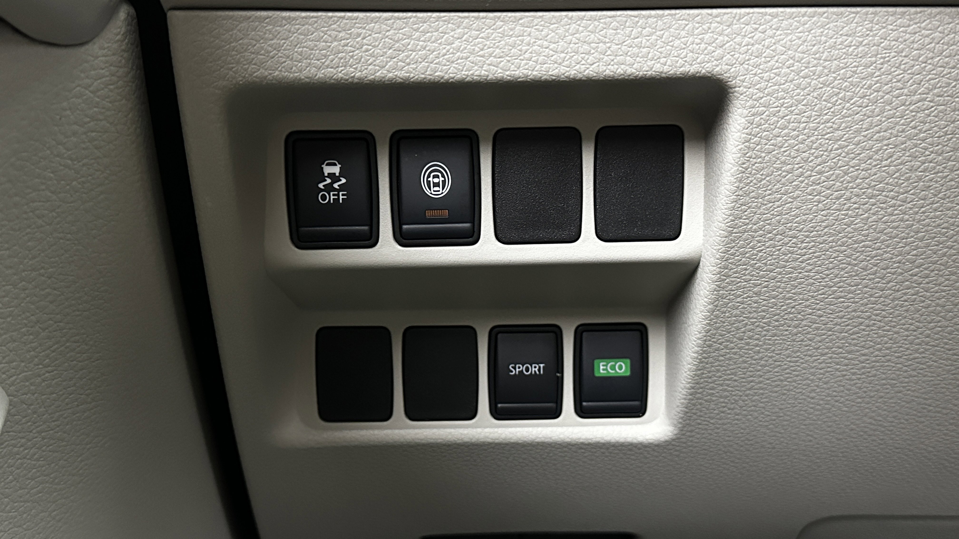 Used 2020 Nissan Rogue Sport SV image 21