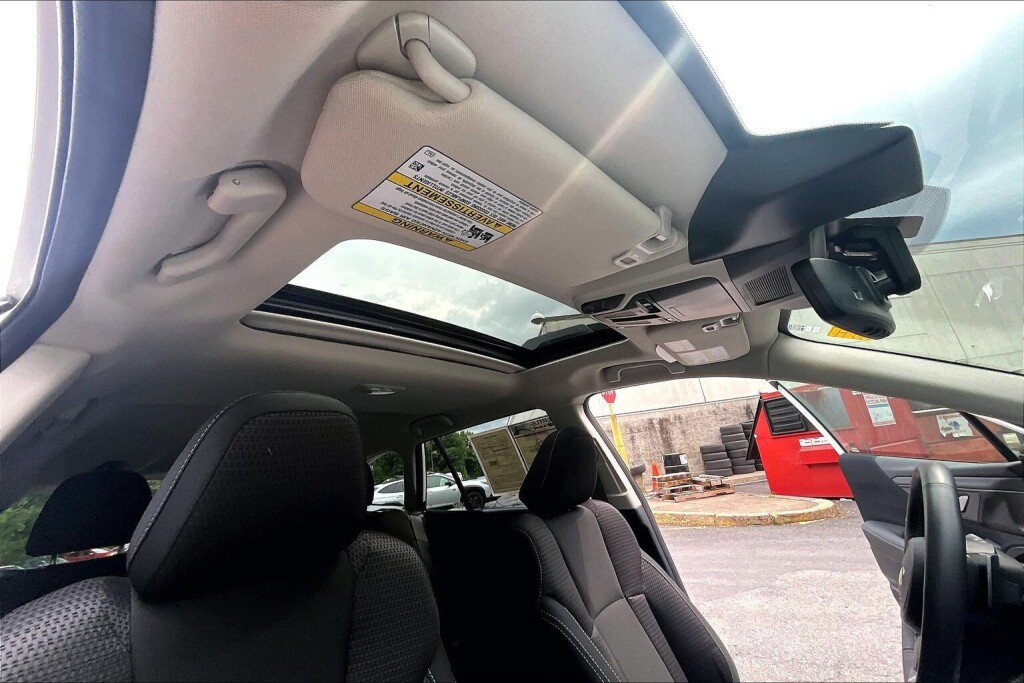 Used 2024 Subaru Outback Premium w/ Popular Package #1 AWD/4WD image 12