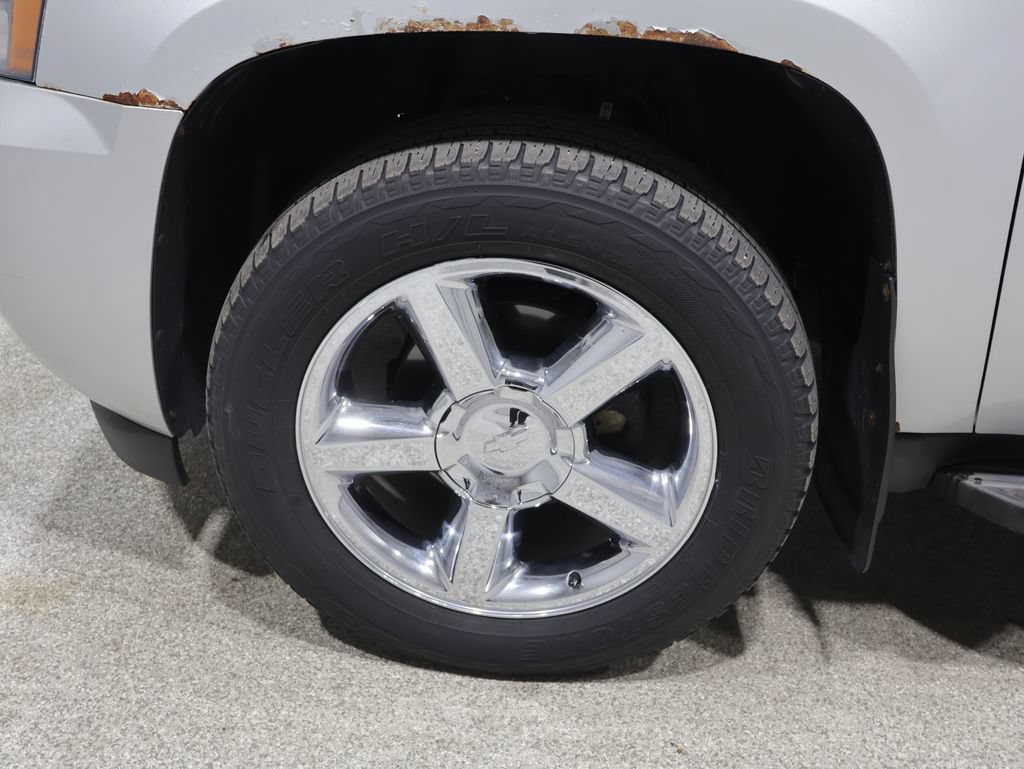 Used 2013 Chevrolet Avalanche LTZ AWD/4WD image 10