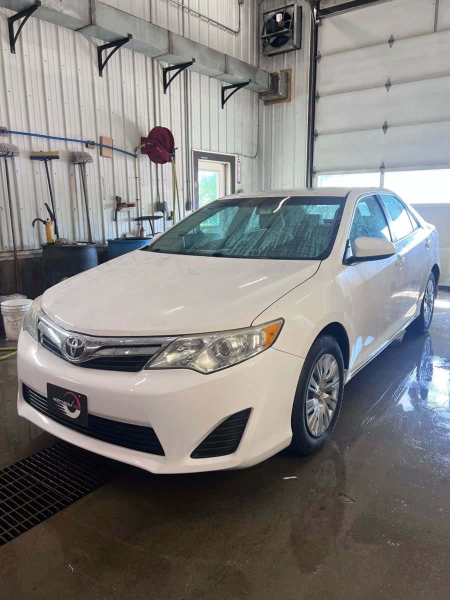 Used 2014 Toyota Camry L FWD image 2