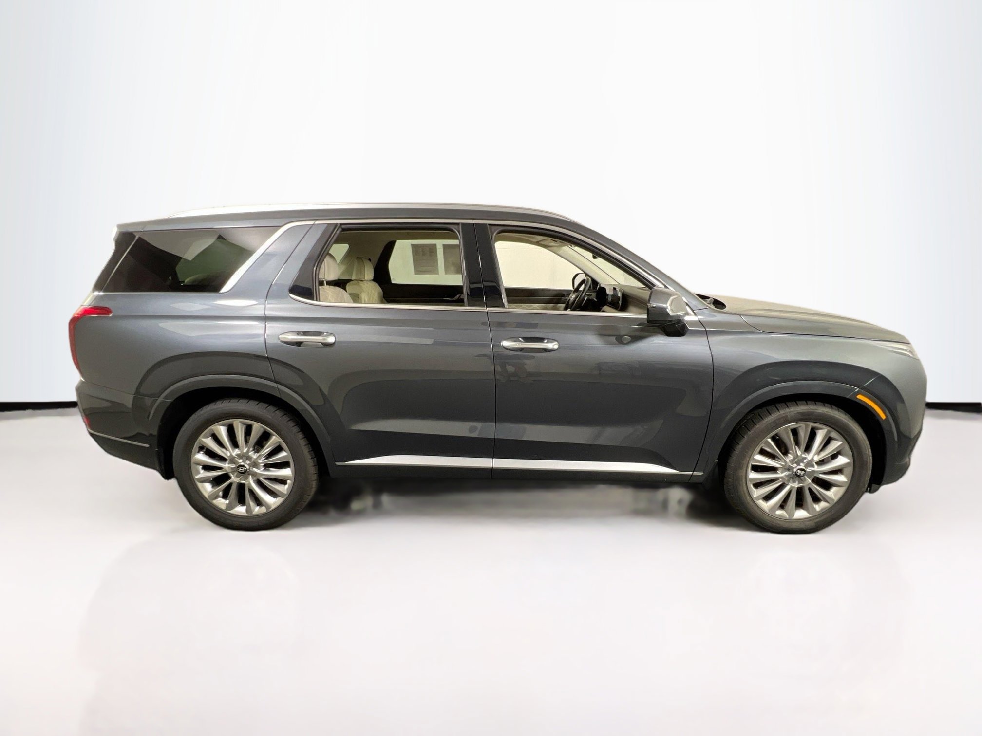 Used 2020 Hyundai Palisade Limited w/ Winter Weather Package image 4