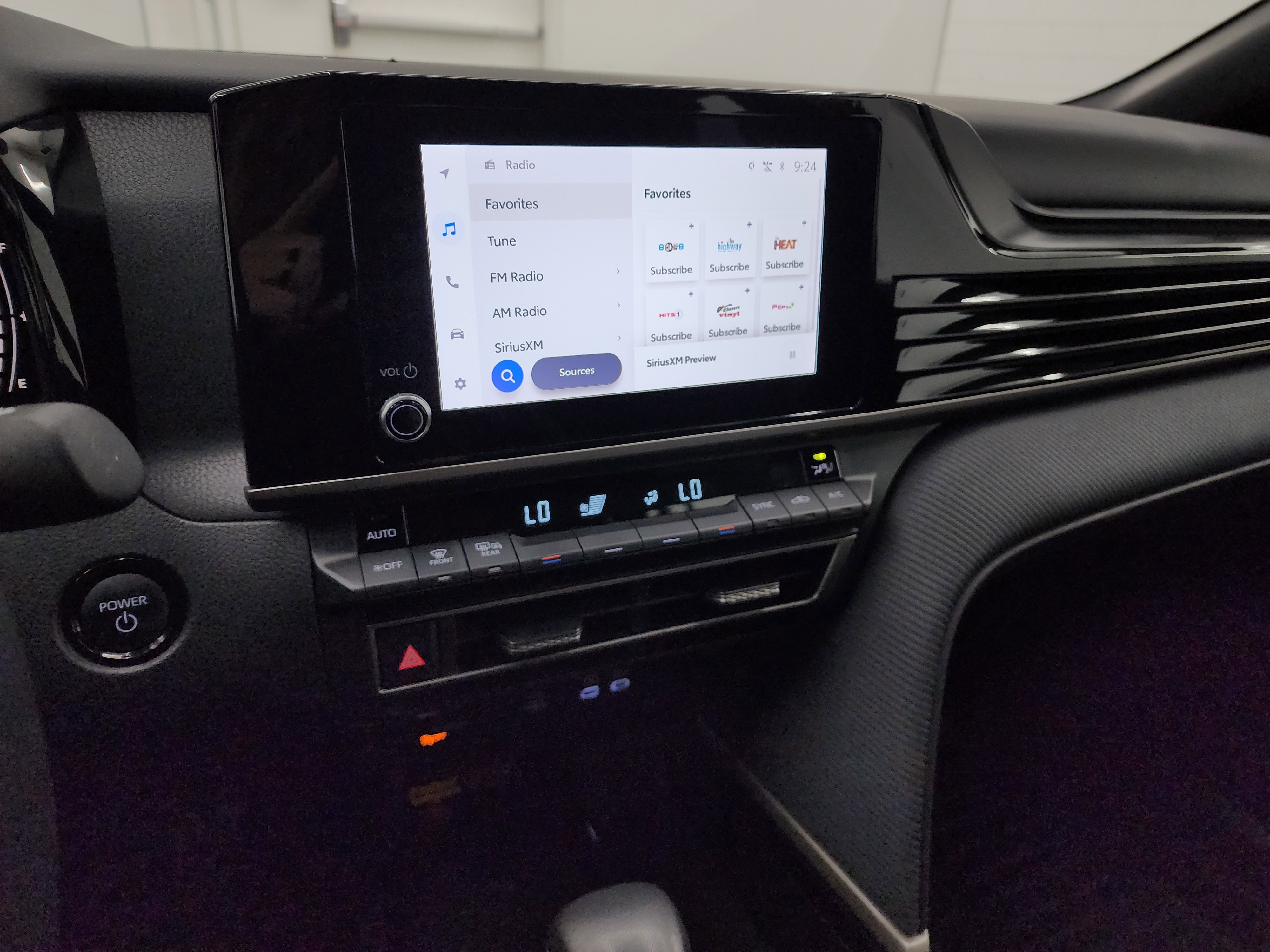 Used 2025 Toyota Camry SE image 11