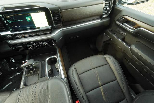 Used 2024 Chevrolet Silverado 1500 High Country w/ Midnight Edition image 17