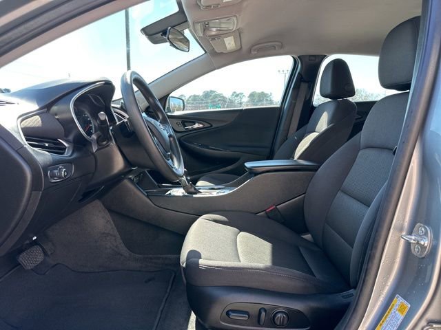Used 2025 Chevrolet Malibu LT image 9