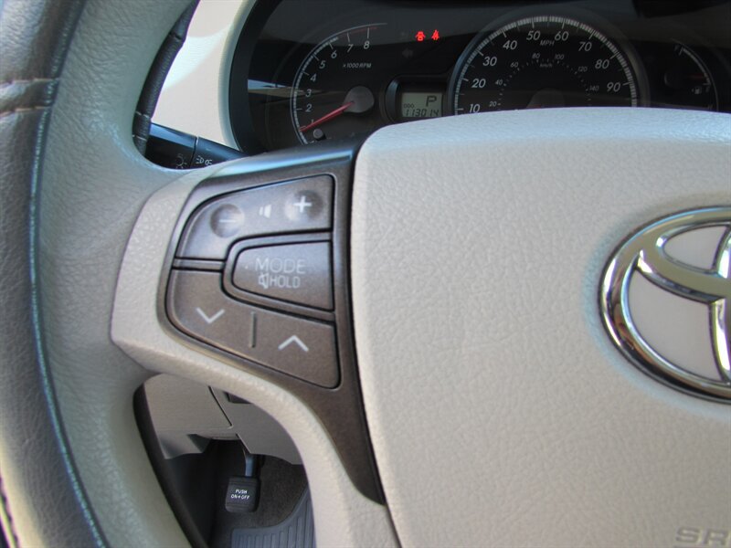 Used 2012 Toyota Sienna LE FWD image 13
