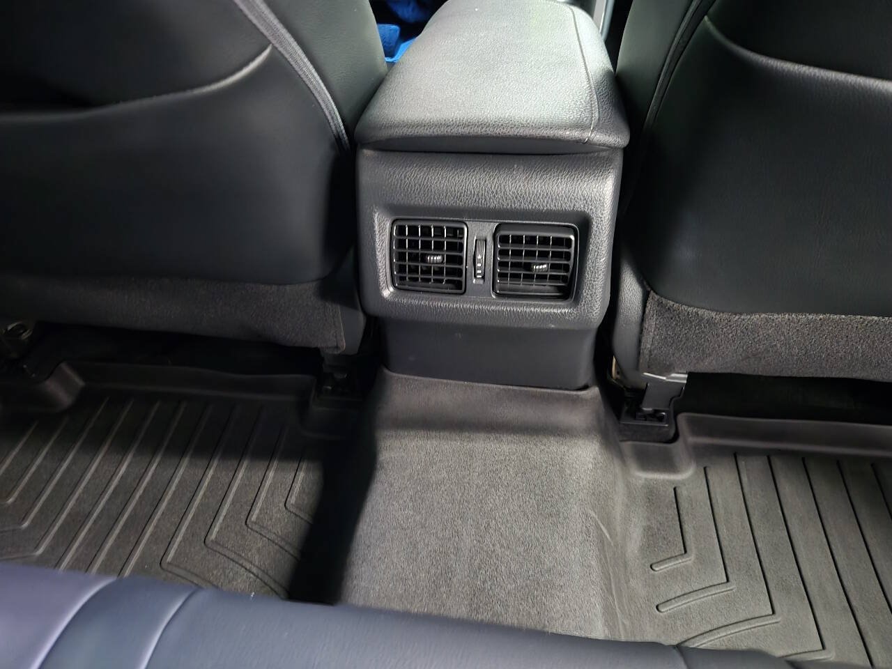 Used 2022 Toyota Camry XSE FWD image 27