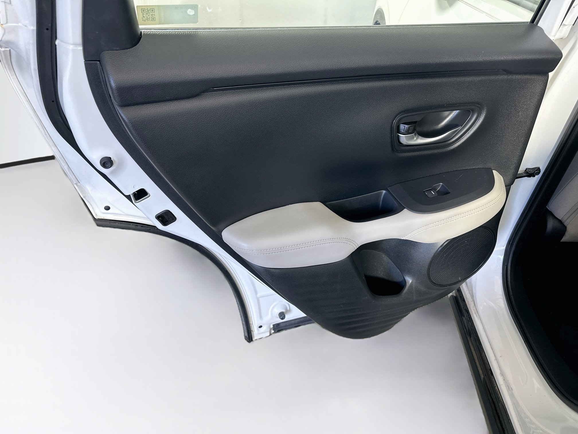 Used 2024 Honda HR-V LX image 25