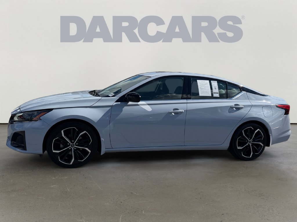 Used 2024 Nissan Altima 2.5 SR w/ SR Premium Package FWD image 4